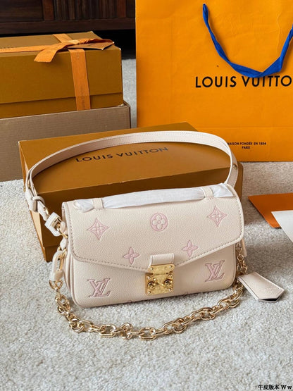 LV Pochette Métis East West