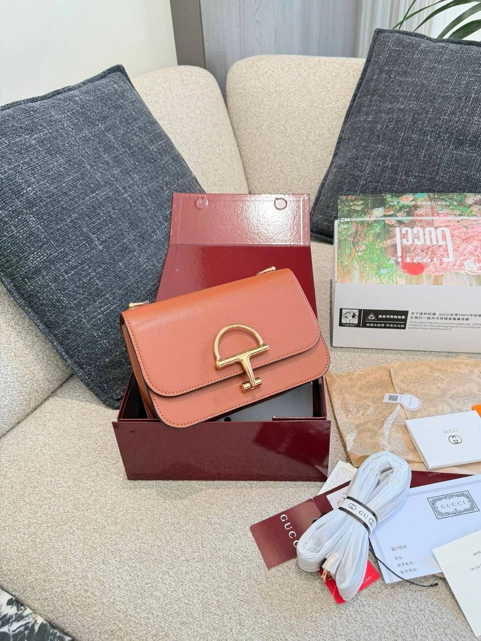 Gucci Siena Shoulder Bag (Saddle / Tofu Bag Style)