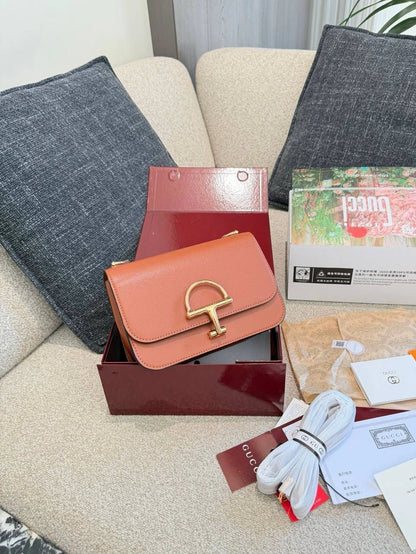 Gucci Siena Shoulder Bag (Saddle / Tofu Bag Style)