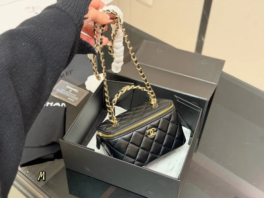 CHANEL Handle Vanity Case (BLACK)