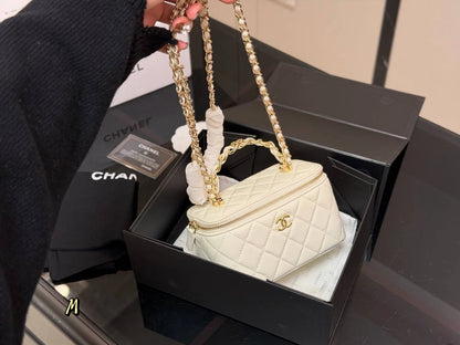 CHANEL Handle Vanity Case (WHITE)