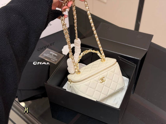 CHANEL Handle Vanity Case (WHITE)