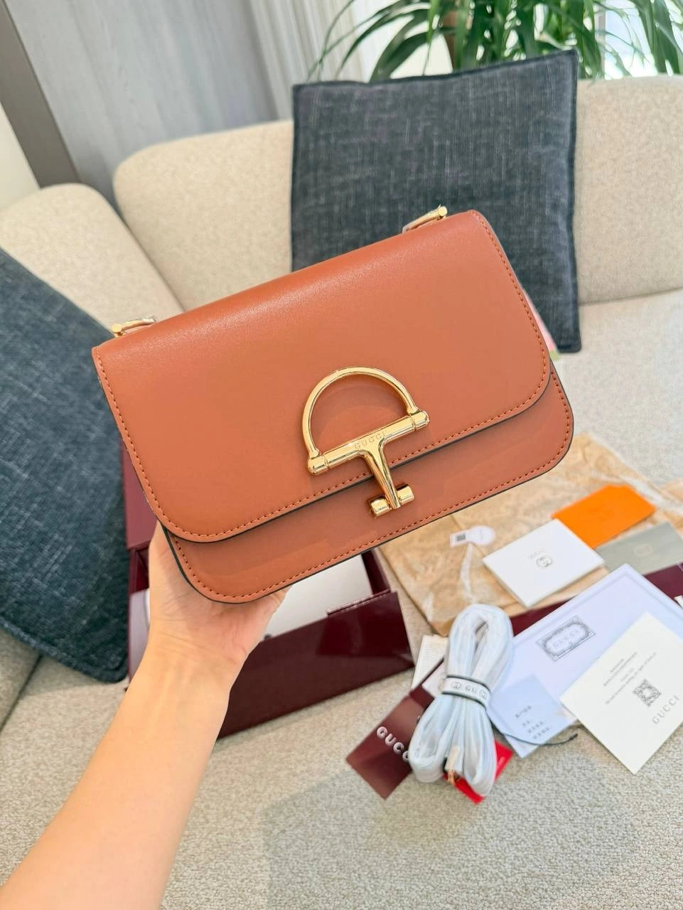 Gucci Siena Shoulder Bag (Saddle / Tofu Bag Style)