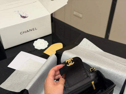 CHANEL 23K Mini Kelly Top Handle Bag （BLACK）