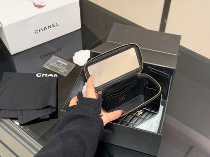 CHANEL Handle Vanity Case (BLACK)