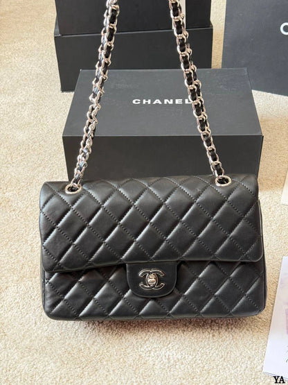 CHANEL Classic Flap (CF) Chain Shoulder Bag
