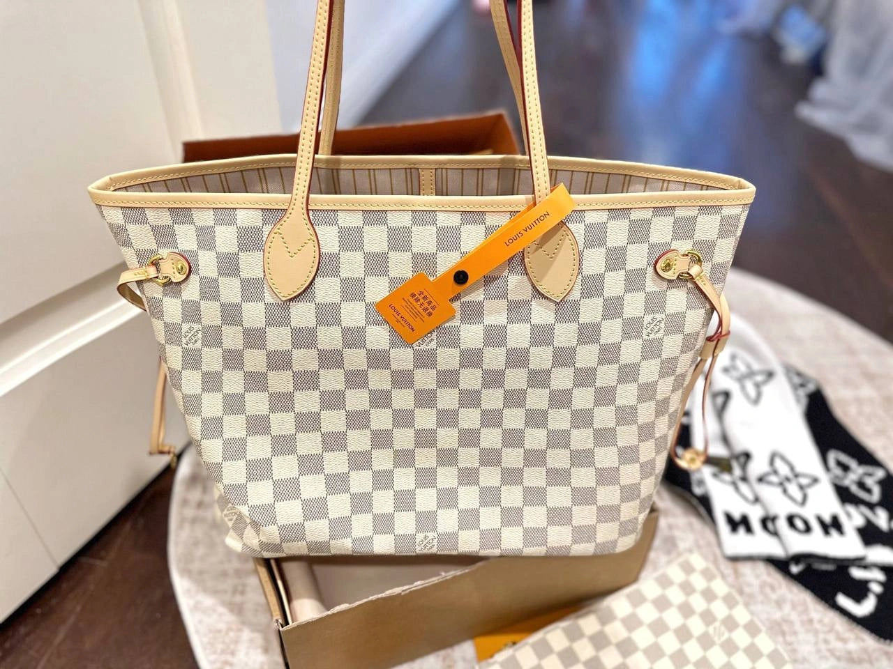 LV Neverfull Tote – Damier Azur