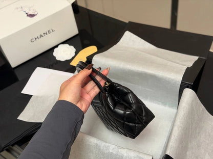 CHANEL 23K Mini Kelly Top Handle Bag （BLACK）