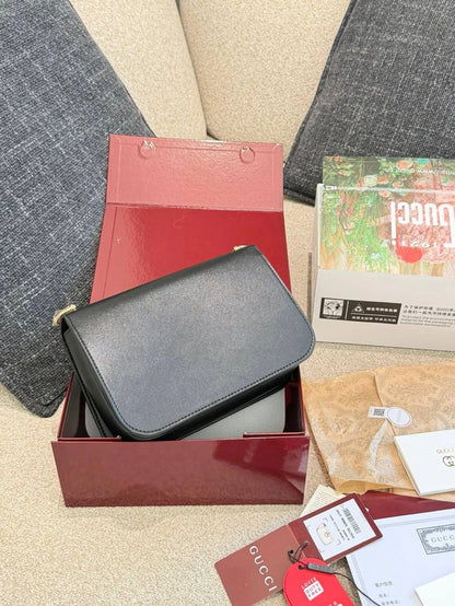 Gucci Siena Shoulder Bag (Saddle / Tofu Bag Style)