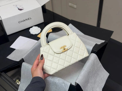 CHANEL 23K Mini Kelly Top Handle Bag （WHITE）