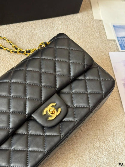 CHANEL Classic Flap (CF) Chain Shoulder Bag