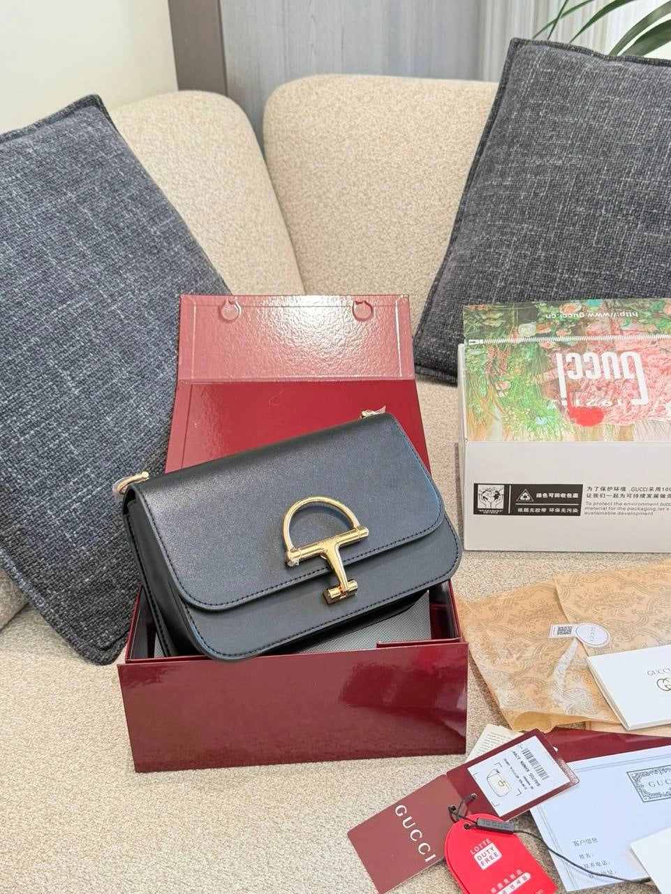 Gucci Siena Shoulder Bag (Saddle / Tofu Bag Style)