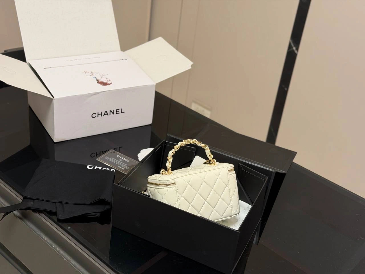 CHANEL Handle Vanity Case (WHITE)