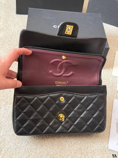 CHANEL Classic Flap (CF) Chain Shoulder Bag