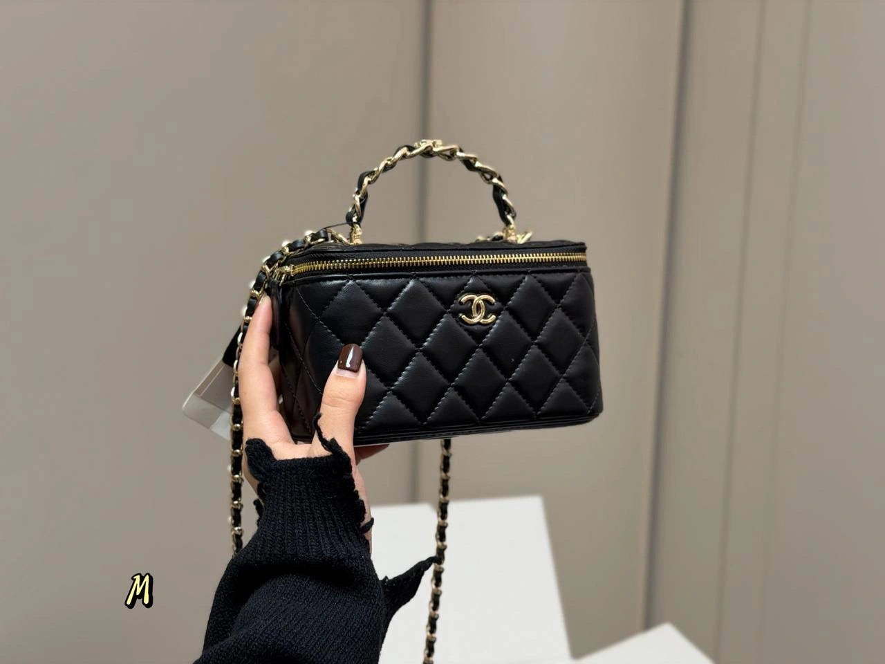 CHANEL Handle Vanity Case (BLACK)