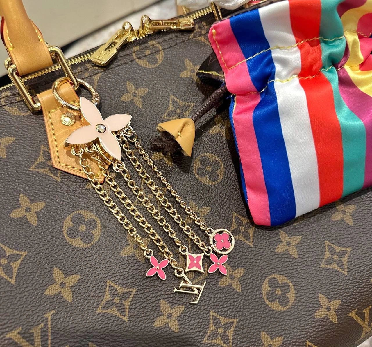 LV Keepall Bandoulière 30