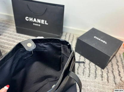 CHANEL Classic Tote Bag