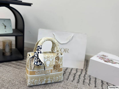 DIOR Lady D-Lite Embroidered Tote (WHITE)