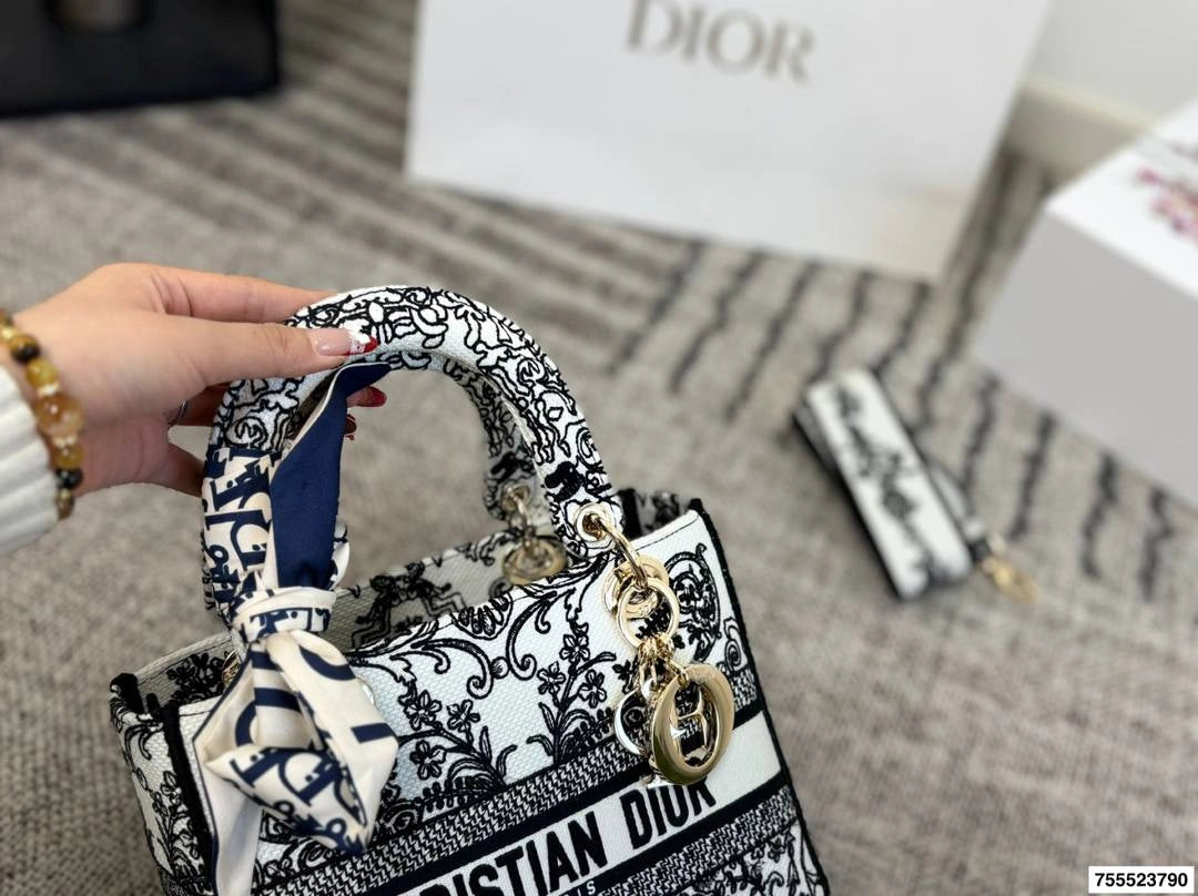 DIOR Lady D-Lite Embroidered Tote