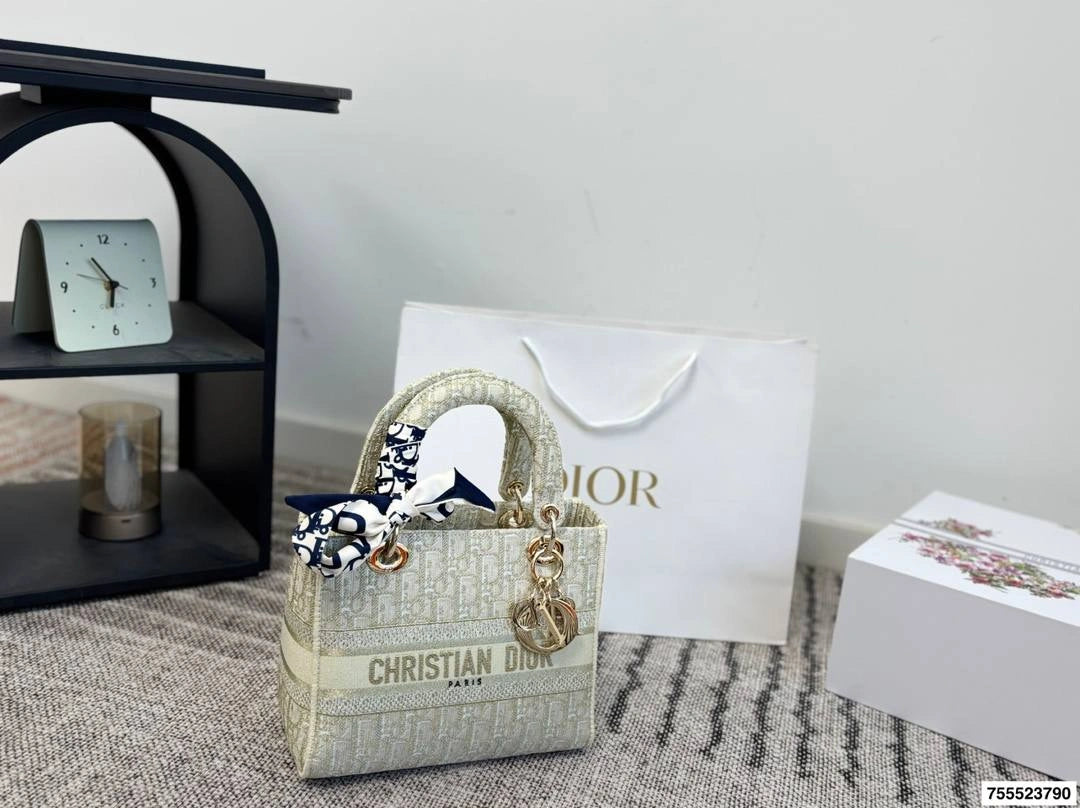 DIOR Lady D-Lite Embroidered Tote (WHITE)