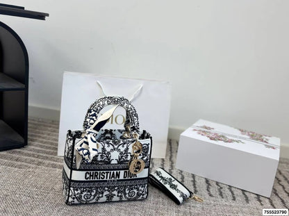 DIOR Lady D-Lite Embroidered Tote (WHITE)