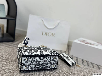 DIOR Lady D-Lite Embroidered Tote