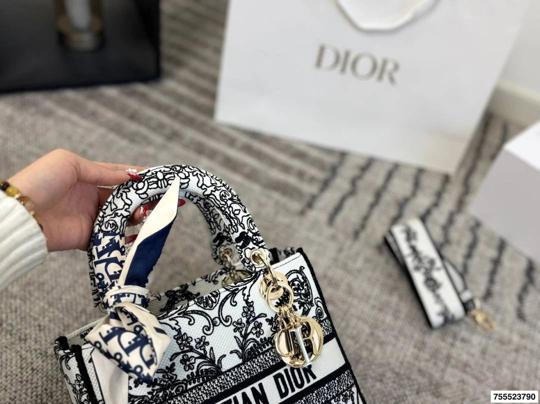 DIOR Lady D-Lite Embroidered Tote