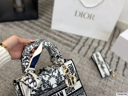 DIOR Lady D-Lite Embroidered Tote
